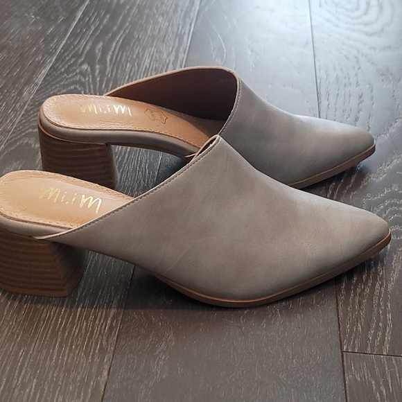 Geniune leather Light grey Mules - Picture 2 of 2